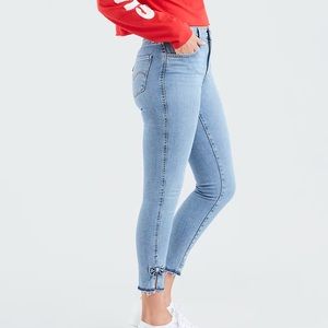 Levi’s 721 HIGH RISE SKINNY WOMEN'S JEANS WITH ANKLE BOWS